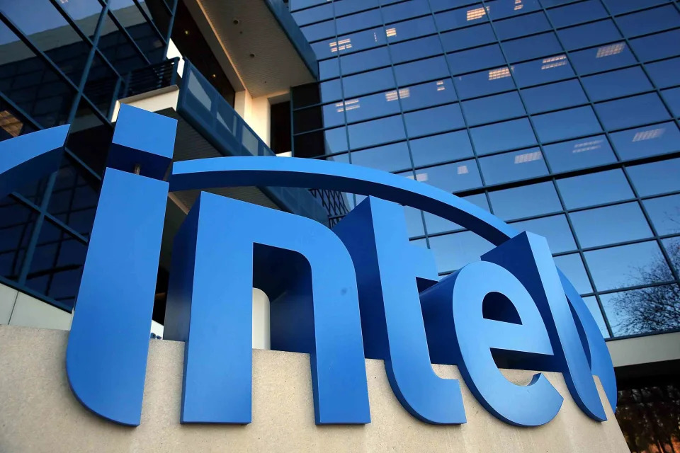 Intel Stock Drops Amid Doubts About New Plant in Germany