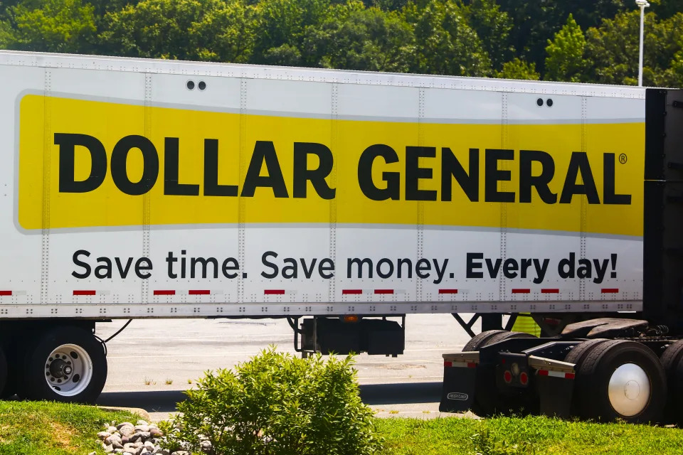 Dollar General stock tanks 32% after outlook cut spurred by 'cash-strapped' customer