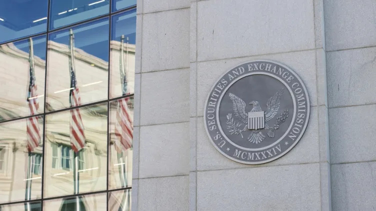 SEC Commissioner Crenshaw’s Reappointment Blocked as Crypto Lobby Gains Momentum