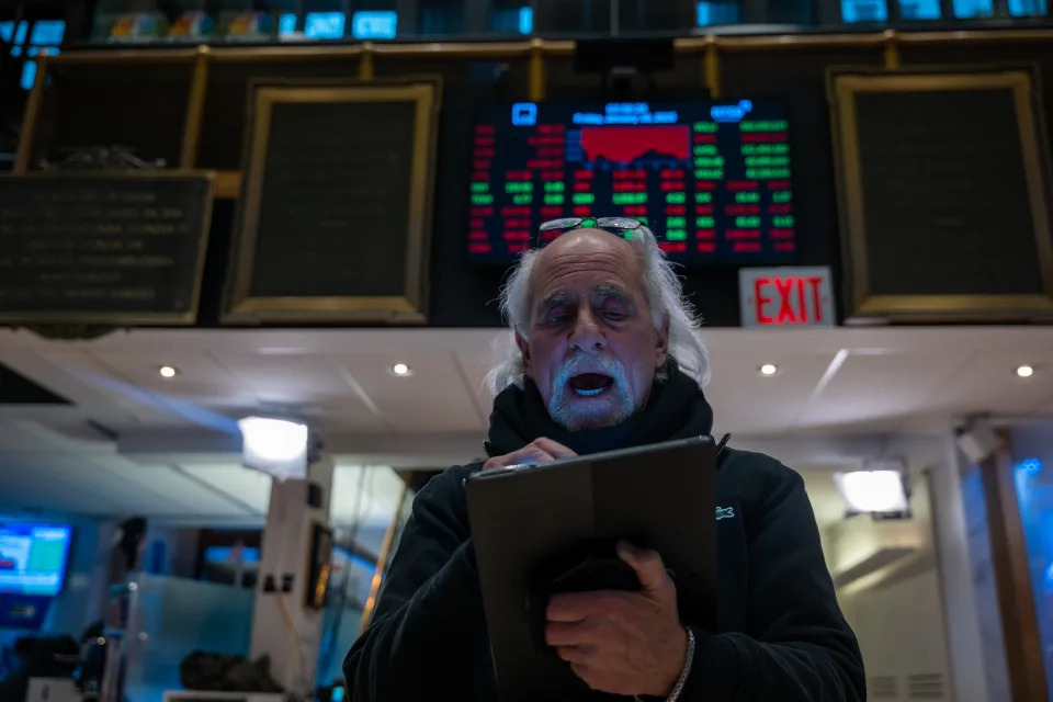 Dow, S&P 500, Nasdaq post best day since Nov. 6 on cooling inflation and bank earnings