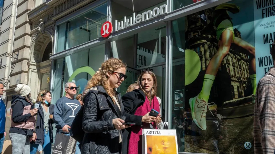 Lululemon claims progress, the stock market isn't impressed