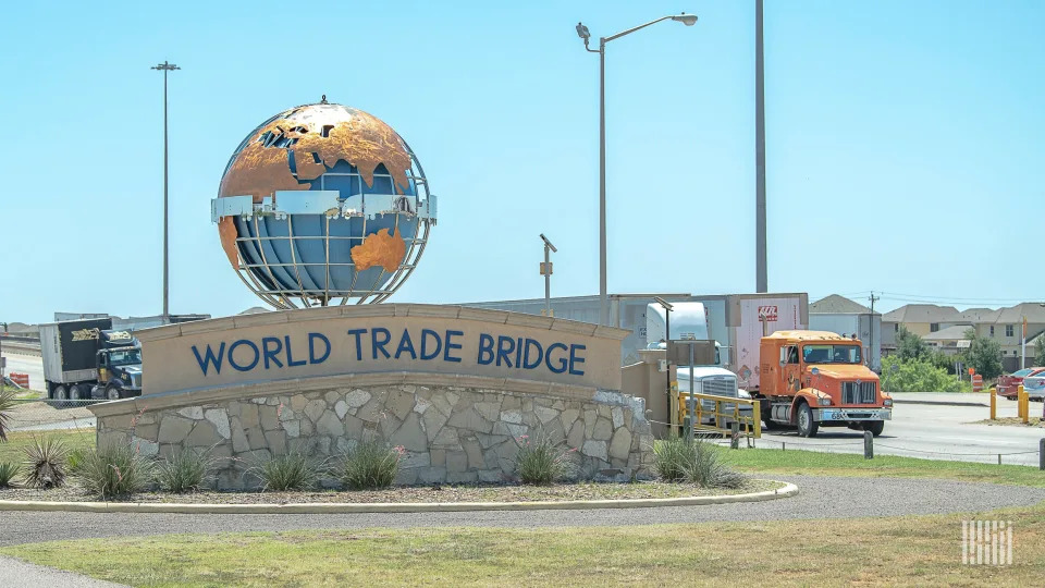 Truckload rejection rates surge in largest US-Mexico cross-border market