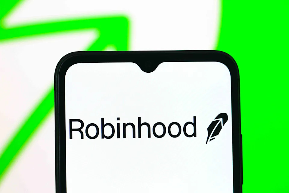 Robinhood Stock Rises as Deutsche Bank Says 'Good Buying Opportunity'