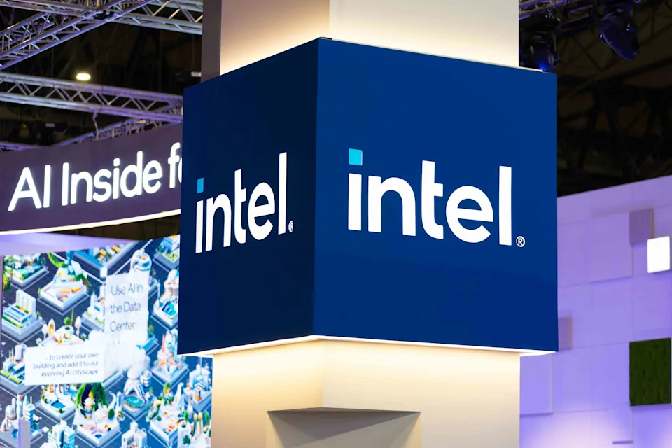 Intel Stock Leads Nasdaq Gainers Amid Report of New CEO's Turnaround Plan