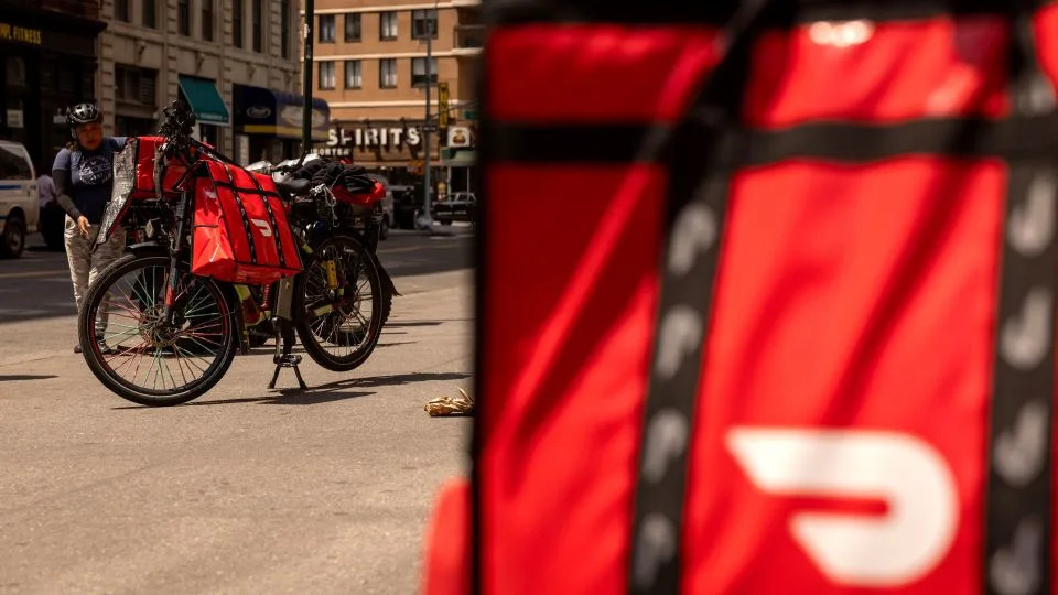 DoorDash will let users buy now, pay later for fast food, a possible worrying sign for the economy